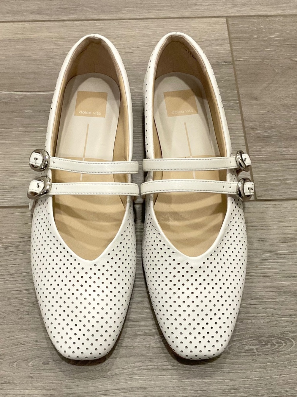 DOLCE VITA Baylee Double Strap Mary Jane Perforated  in Bone LIKE NEW Size 9.5